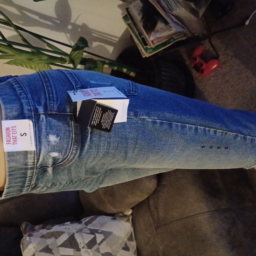 Jeans - Picture 2 of 3